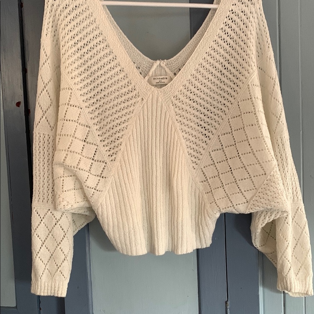 Elegant White V-Neck Sweater